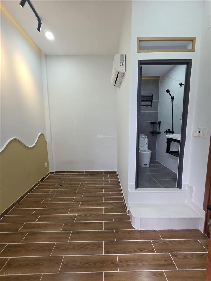 Nhà 3.5m nở hậu 6m dài 10m đúc 2 tầng 3pn sát mặt tiền lê hồng phong