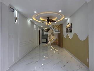 Nhà 3.5m nở hậu 6m dài 10m đúc 2 tầng 3pn sát mặt tiền lê hồng phong
