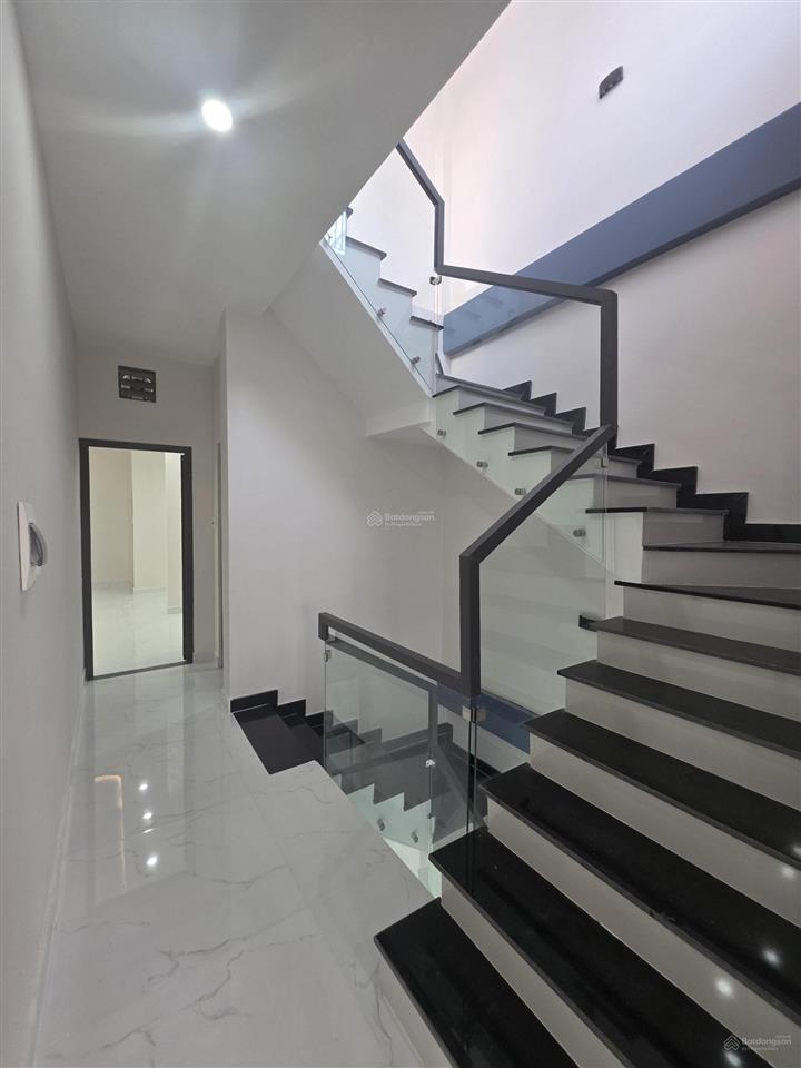 Nhà 6m x 20m đúc 3 tầng mặt tiền đường số khu dân cư bình hưng, gần bến xe quận 8