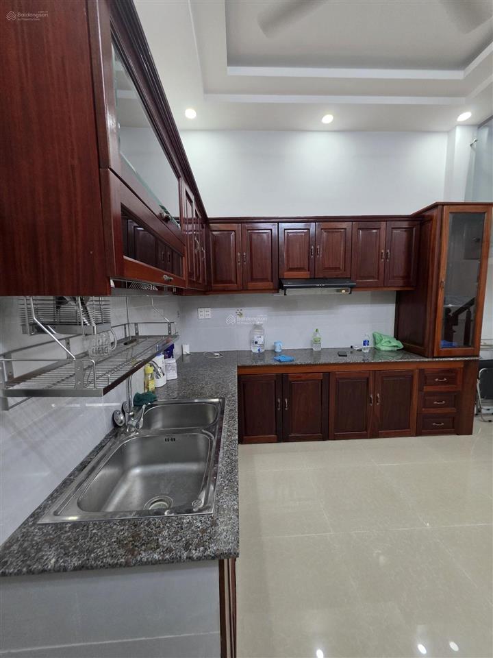 Nhà 3.7m x 12m đúc 3 lầu hẻm xe hơi khu nhà thờ hầm giáp lữ gia