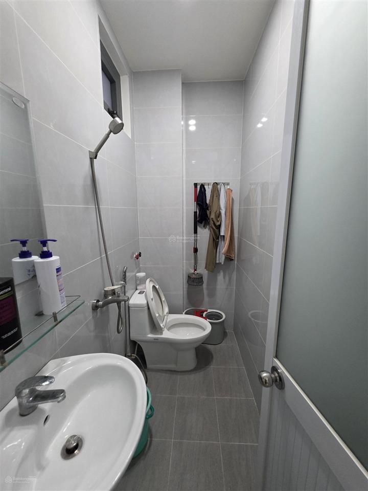 Nhà 3.7m x 12m đúc 3 lầu hẻm xe hơi khu nhà thờ hầm giáp lữ gia