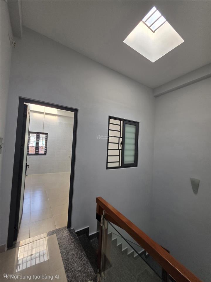 Nhà 3.7m x 12m đúc 3 lầu hẻm xe hơi khu nhà thờ hầm giáp lữ gia