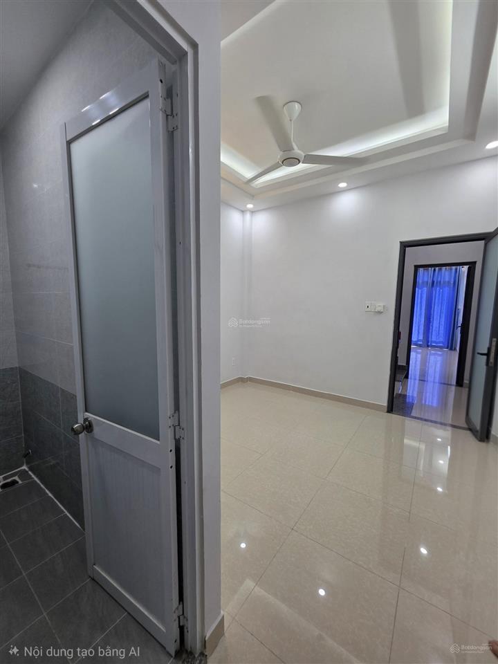 Nhà 3.7m x 12m đúc 3 lầu hẻm xe hơi khu nhà thờ hầm giáp lữ gia