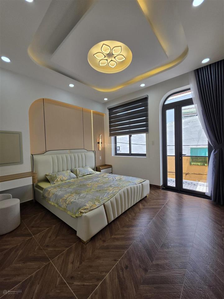 Nhà 4m x 16.5m 2 tầng full nội thất sát mặt tiền khuông việt giáp quận 11