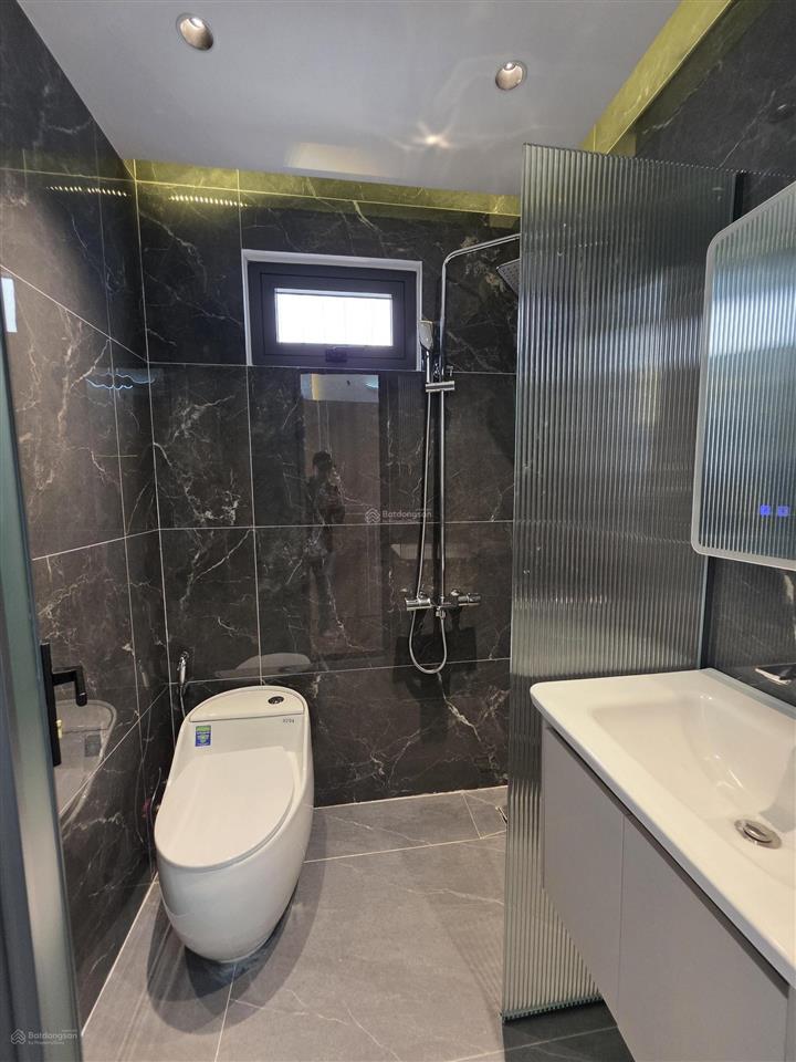 Nhà 4m x 16.5m 2 tầng full nội thất sát mặt tiền khuông việt giáp quận 11