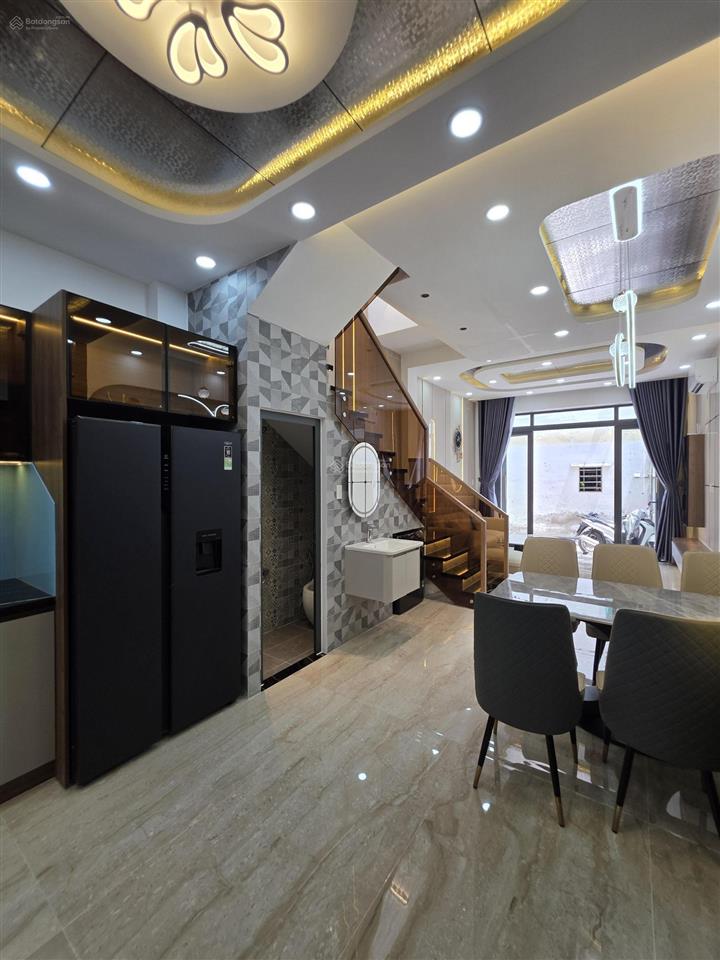 Nhà 4m x 16.5m 2 tầng full nội thất sát mặt tiền khuông việt giáp quận 11