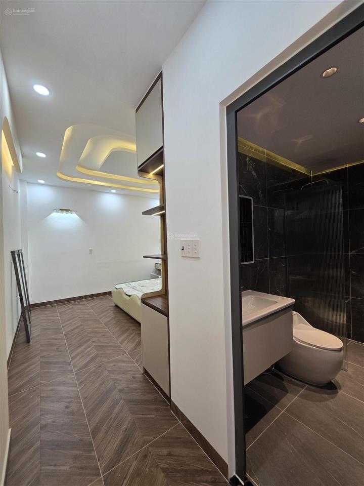 Nhà 4m x 16.5m 2 tầng full nội thất sát mặt tiền khuông việt giáp quận 11
