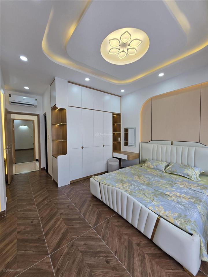 Nhà 4m x 16.5m 2 tầng full nội thất sát mặt tiền khuông việt giáp quận 11