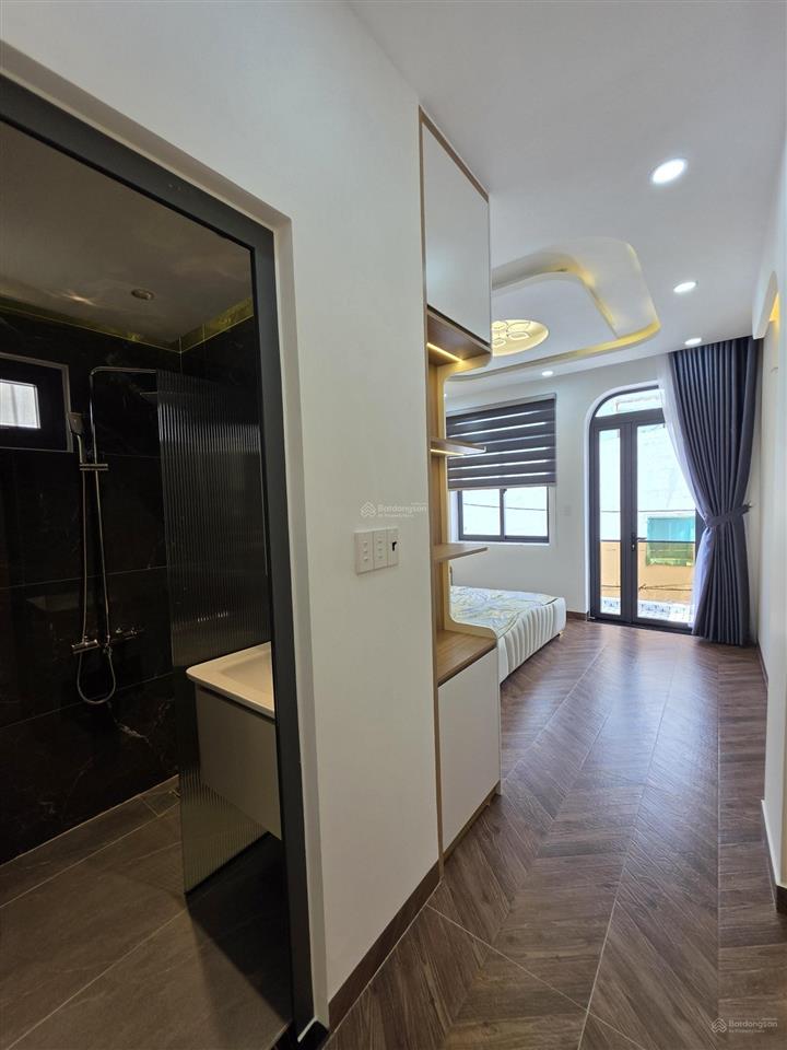 Nhà 4m x 16.5m 2 tầng full nội thất sát mặt tiền khuông việt giáp quận 11