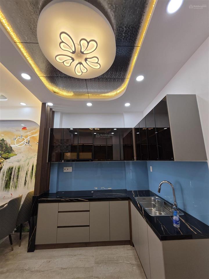Nhà 4m x 16.5m 2 tầng full nội thất sát mặt tiền khuông việt giáp quận 11