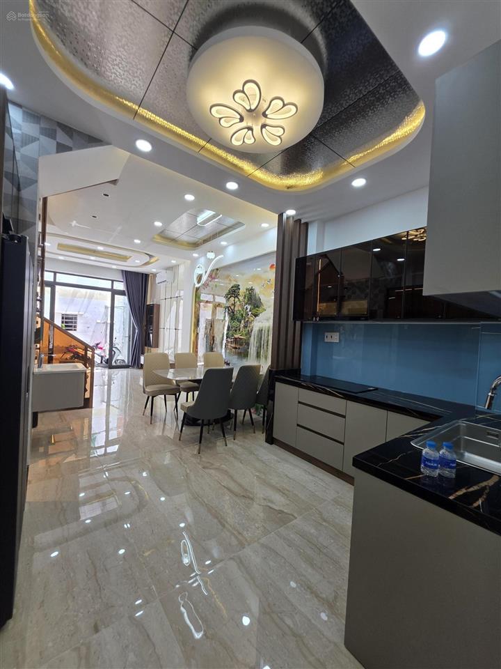 Nhà 4m x 16.5m 2 tầng full nội thất sát mặt tiền khuông việt giáp quận 11