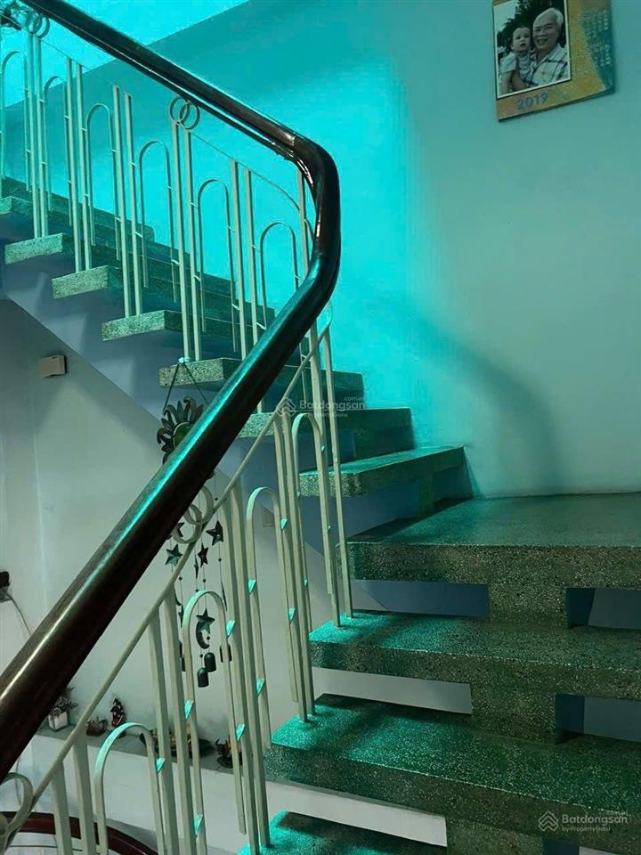 Nhà 6.8m x 13m đúc 3 tầng hẻm xe hơi lạc long quân