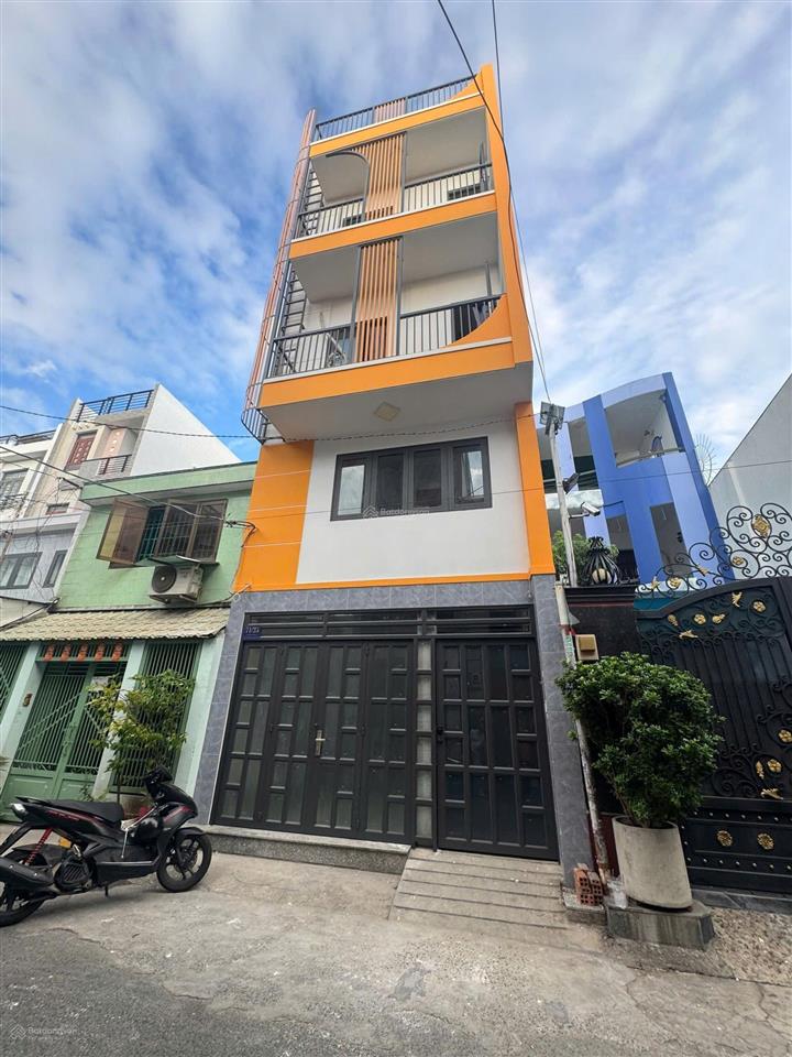 Nhà 4.5m x 34m đúc 5 tầng có 17 phòng hẻm xe hơi trịn đình trọng