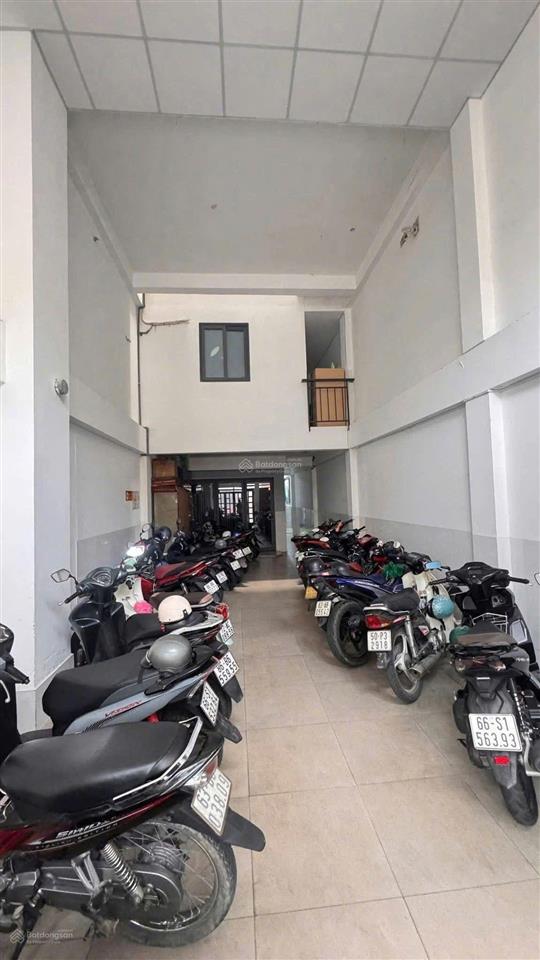 Nhà 4.5m x 34m đúc 5 tầng có 17 phòng hẻm xe hơi trịn đình trọng