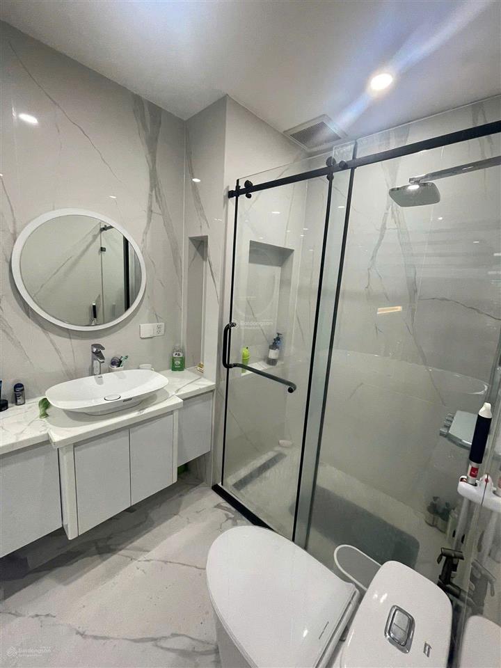 Nhà mặt tiền lý thường kiệt p7 quận 10. dt 3.8 x 17m 6 tầng