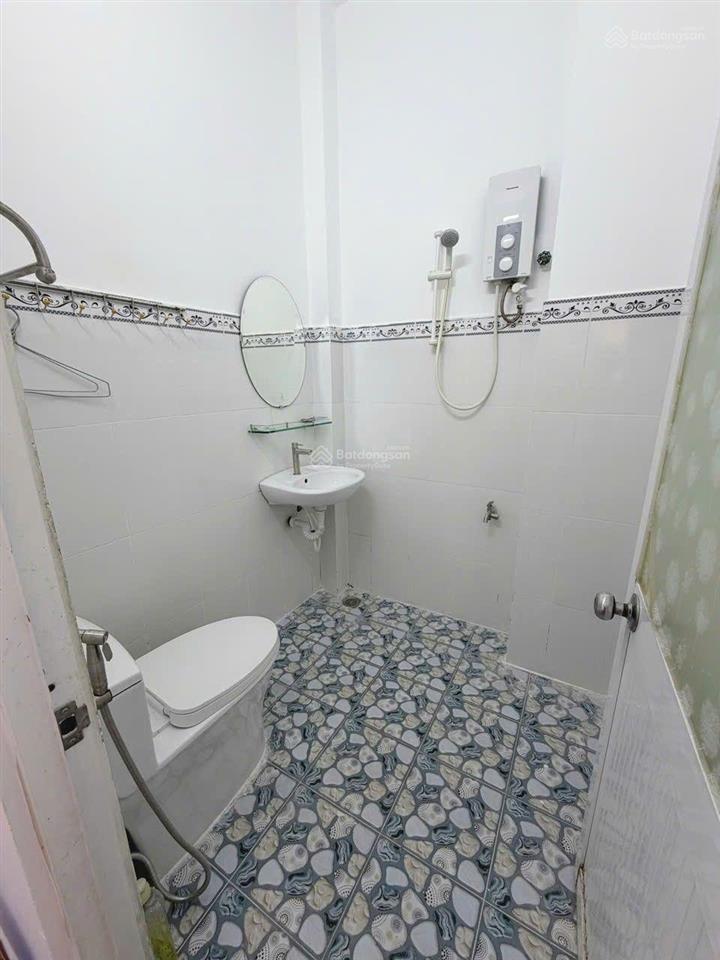 Nhà 1/ đường nguyễn trãi, p2, q5. dt 35.8m2 đúc 3 tầng