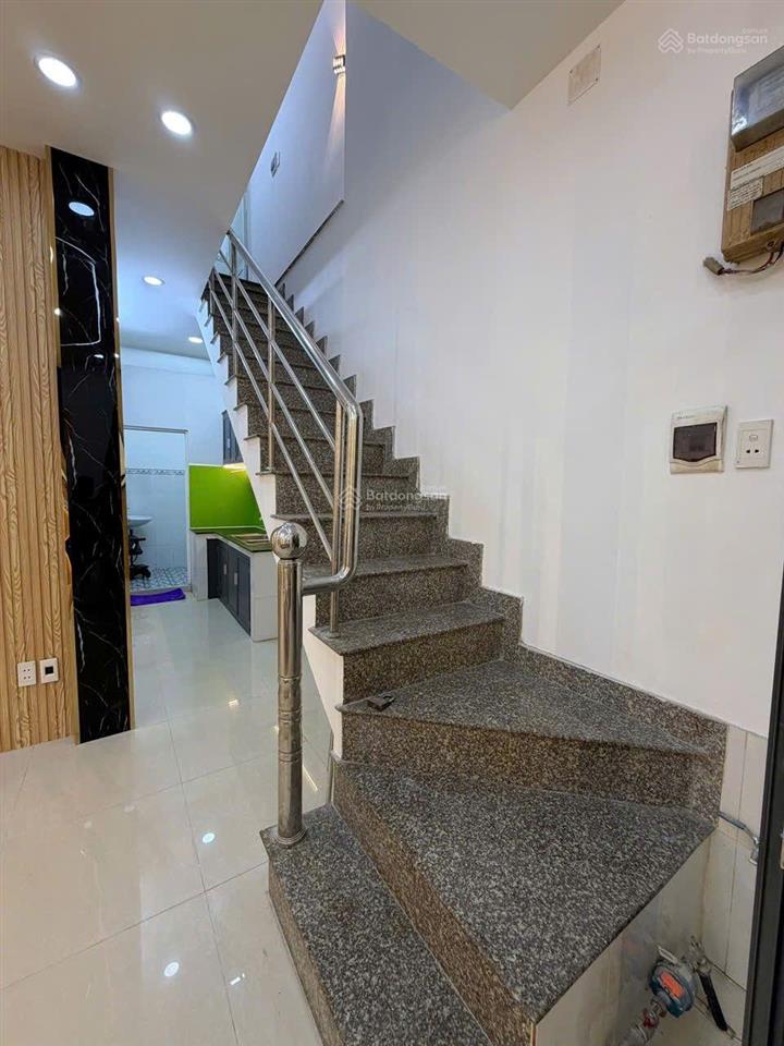 Nhà 1/ đường nguyễn trãi, p2, q5. dt 35.8m2 đúc 3 tầng