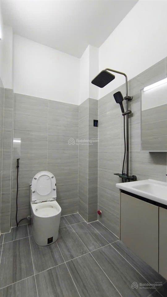 Nhà mới nở hậu 5,4m dài 8m, 4 tầng, hẻm 4m đường an bình, p5, q5
