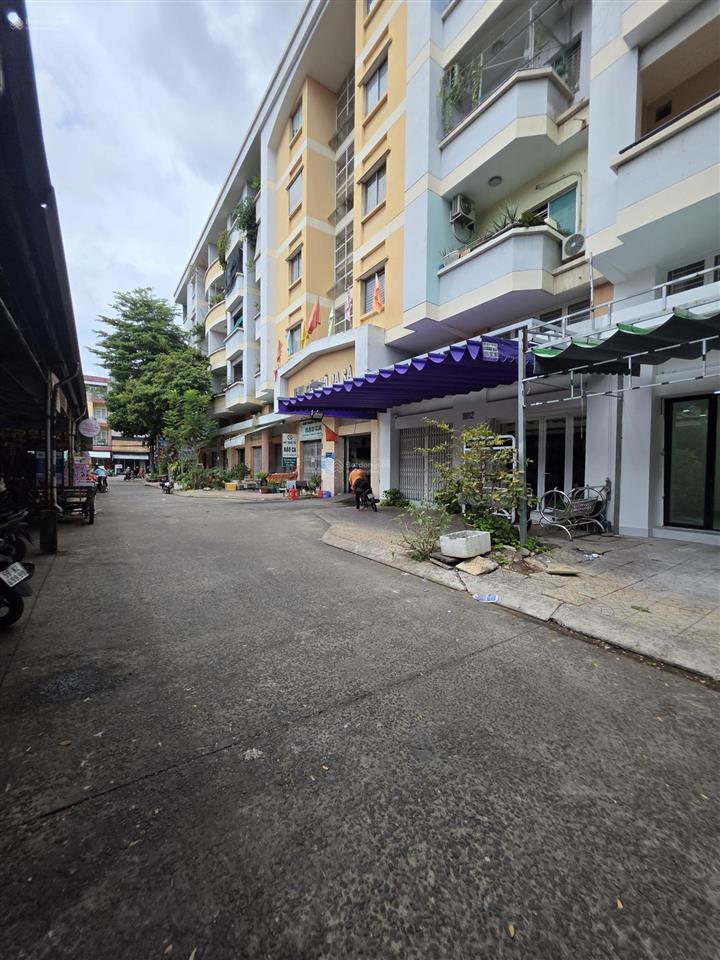 Bán căn hộ tầng trệt chung cư da sà. dt 118m2 có trệt 1 lầu 3pn