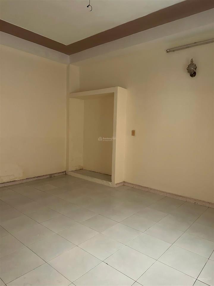 Nhà hẻm xe hơi đường quang trung. dt đất 199m2 đúc 3 lầu