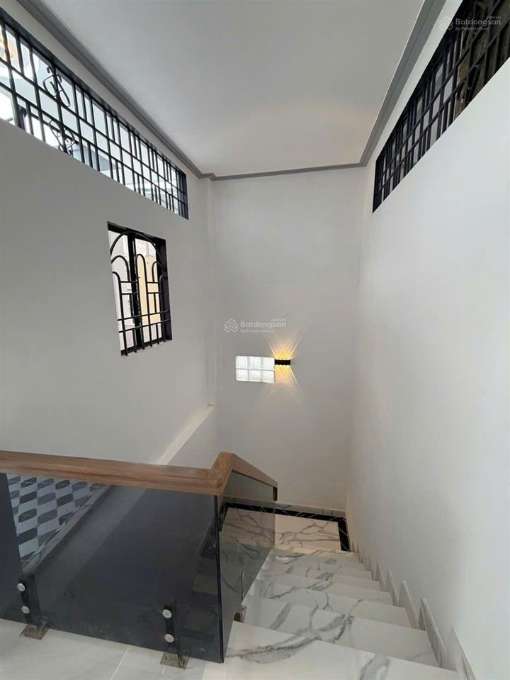 Nhà diện tích 23m2 đúc 3 tầng ngay cầu vượt cây gõ p9 quận 6