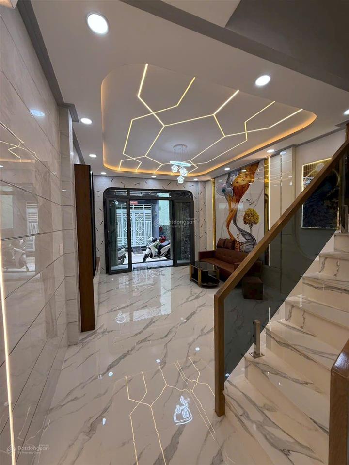Nhà diện tích 23m2 đúc 3 tầng ngay cầu vượt cây gõ p9 quận 6