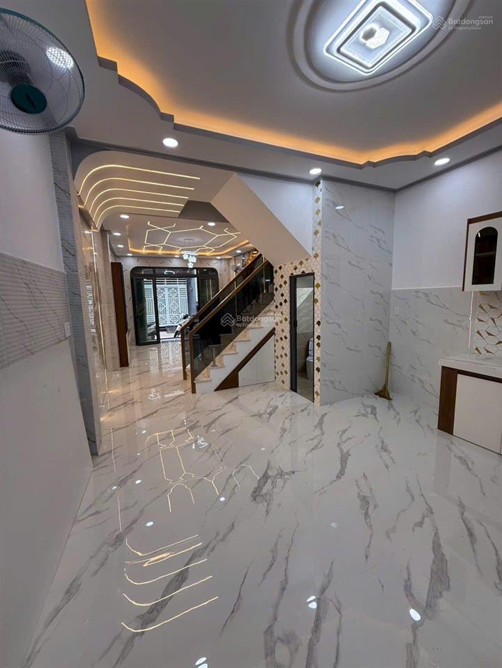 Nhà diện tích 23m2 đúc 3 tầng ngay cầu vượt cây gõ p9 quận 6