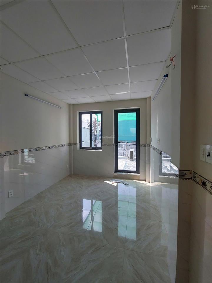 Cho thuê nguyên căn nhà 3 tầng mặt tiền lê thị bạch cát