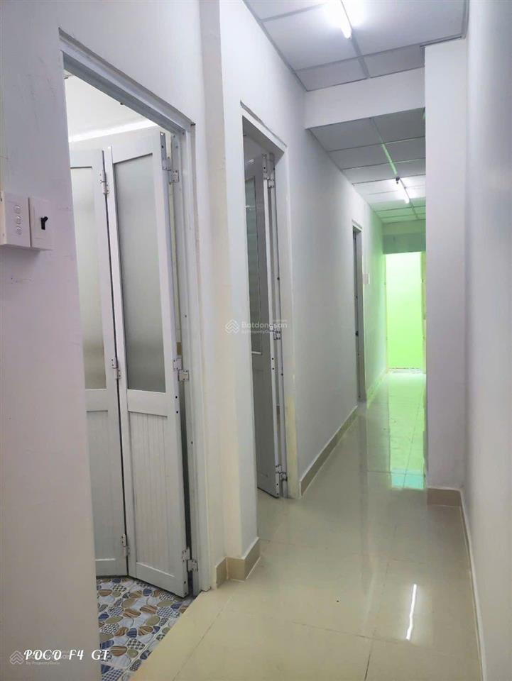 Cho thuê nguyên căn nhà 4 phòng ngủ, hẻm 4m sát mặt tiền âu cơ