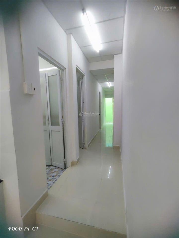 Cho thuê nguyên căn nhà 4 phòng ngủ, hẻm 4m sát mặt tiền âu cơ
