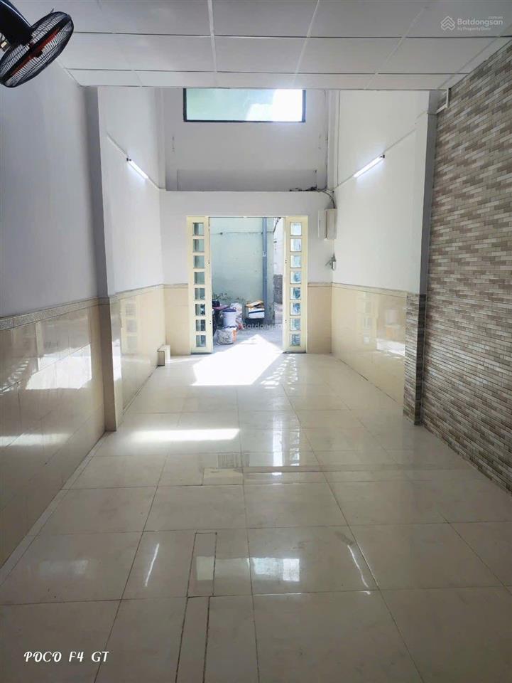Cho thuê nguyên căn nhà 4 phòng ngủ, hẻm 4m sát mặt tiền âu cơ
