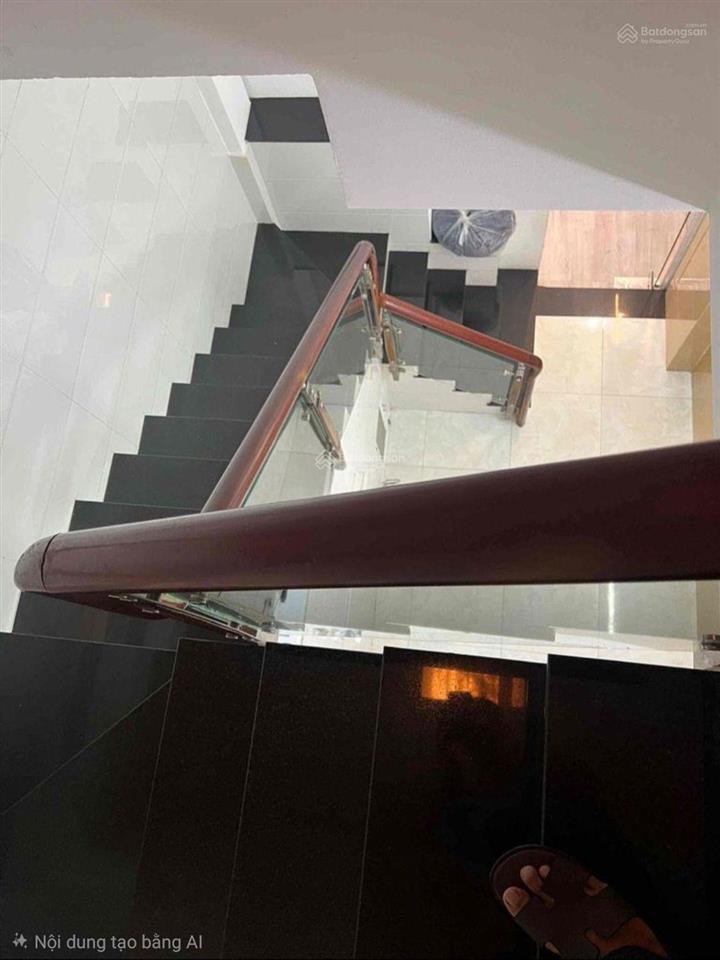 Nhà 2 tầng diện tích 49m2 mặt tiền lê sát gần chợ tân hương