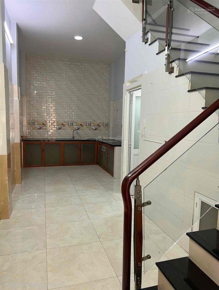 Nhà 2 tầng diện tích 49m2 mặt tiền lê sát gần chợ tân hương