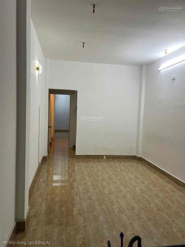 Nhà 2 tầng diện tích 49m2 mặt tiền lê sát gần chợ tân hương