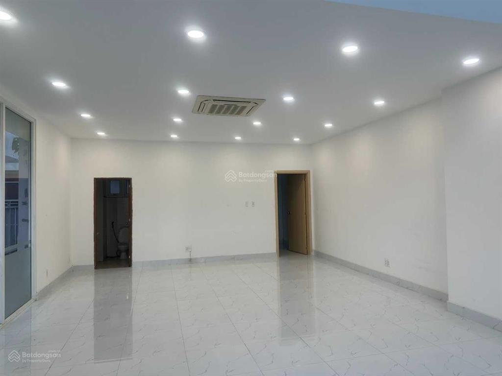 Tôi cho thuê bt dragon parc, dt 8x21m, mặt tiền đường nguyễn hữu thọ, giá 25 tr/th,  0909 904 ***
