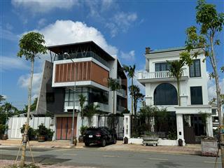 Chính chủ bán gấp lô góc 2 mặt tiền đường 16m (kdc ven sông) dt 15x22m giá 82tr/m.  0909 904 ***