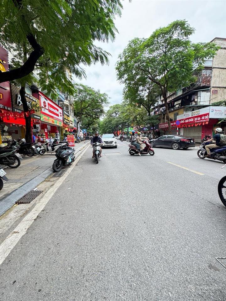 Kinh doanh siêu đẹp, ngã 3 hoàng quốc việt, tô hiệu, nghĩa tân, 80m, mt 5.5m, 3x tỷ.