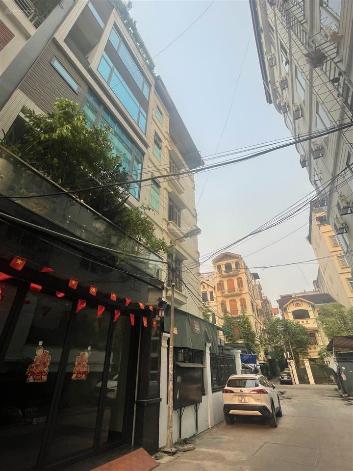 23 tỷ, sở hữu ngay nhà 5 tầng phố trần quốc hoàn, cầu giấy mặt ngõ kinh doanh gần phố , 60m, mt 5m.