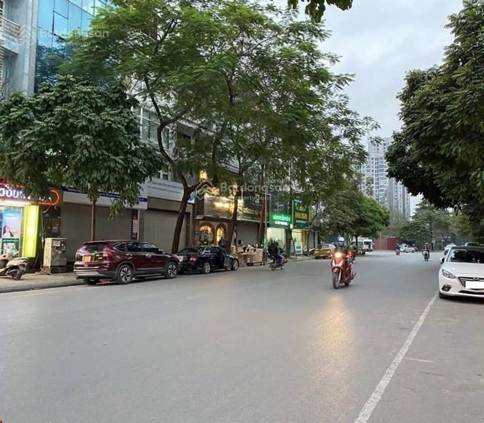 Mặt phố trung kính, 135m², 7 tầng, thang máy, kinh doanh đỉnh, 6x tỷ.
