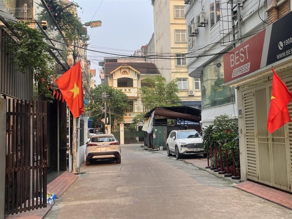 Phố trần quốc hoàn cầu giấy, ở kinh doanh văn phòng, ô tô tránh đỗ 60m, mt 5.8m, 23.8 tỷ.