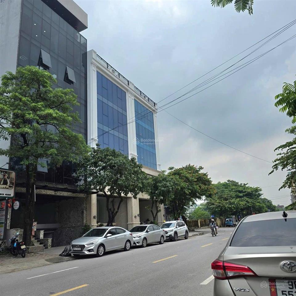 Bán tòa nhà 7 tầng mặt phố cầu giấy  90m thông sàn thang máy  vỉa hè rộng  giá 45 tỷ.