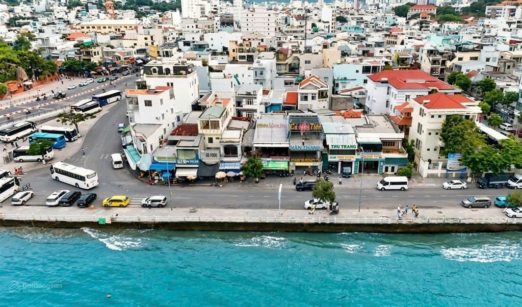 Bán nhà cách biển nha trang chỉ 150 mét  giá 3tỷ190tr  đang có dòng tiền cho thuê