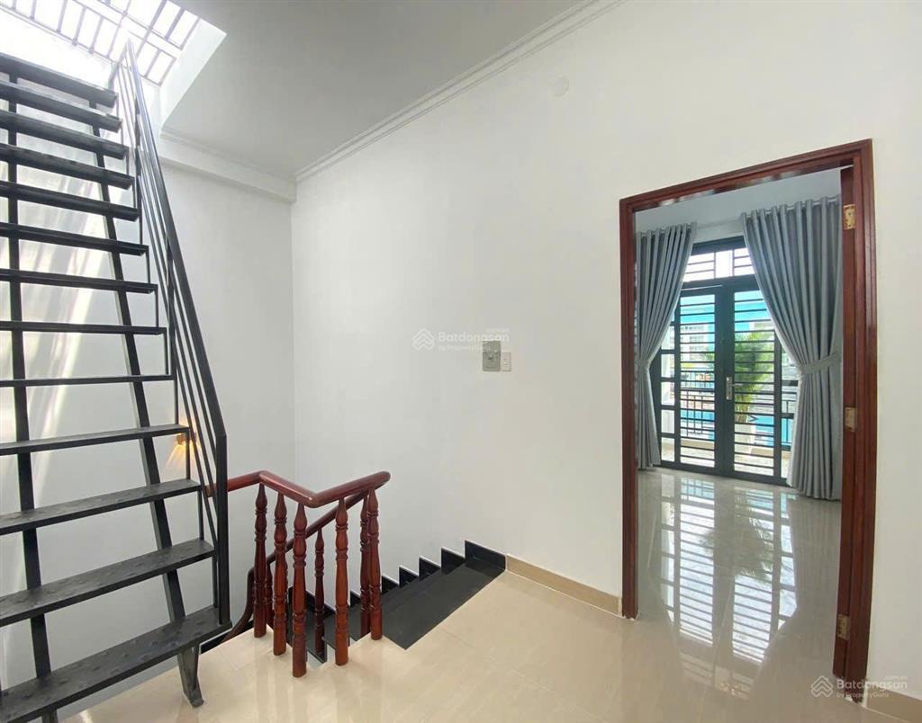 Chính chủ bán nhà 1t2l đúc, hẻm xe hơi đường lâm thị hố, khu nhà lầu an ninh