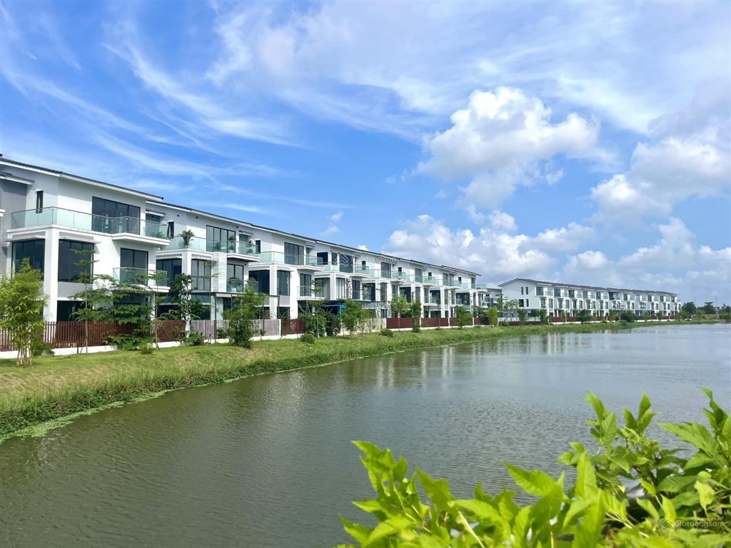 Chủ nhà cần tiền bán gấp căn liền kề 75m2 beomes  hướng bắc  trục thông  giá chỉ 4 tỷ 3xxtr