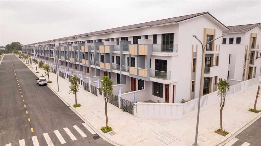 Bán liền kề sapphire gem 110m² đường 15m sát trường quốc tế  5.8 tỷ full phí