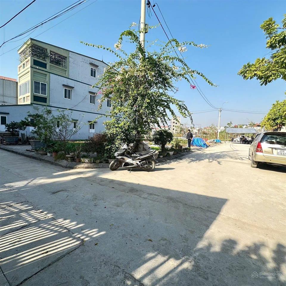 Bán 88 m² đất đấu giá tại yên sơn,quốc oai,đl thăng long đã có sổ mt 5.5m vỉa hè 8m nhìn ra đồng t