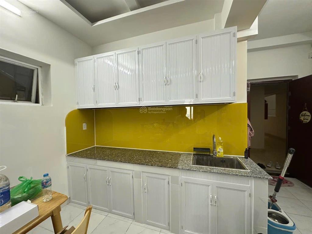 Cho thuê căn 1pn trống nhà sạch đẹp, 50m2  5tr800, cọc 1 tháng.  0909 859 ***