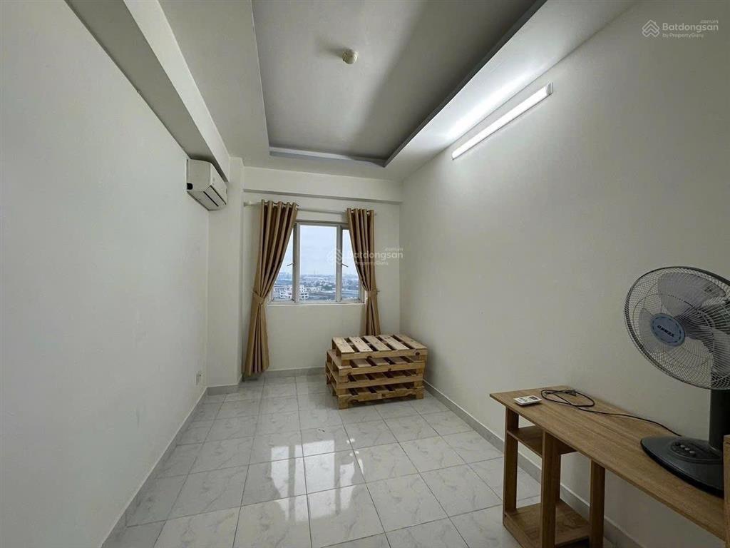 Cho thuê căn 1pn trống nhà sạch đẹp, 50m2  5tr800, cọc 1 tháng.  0909 859 ***
