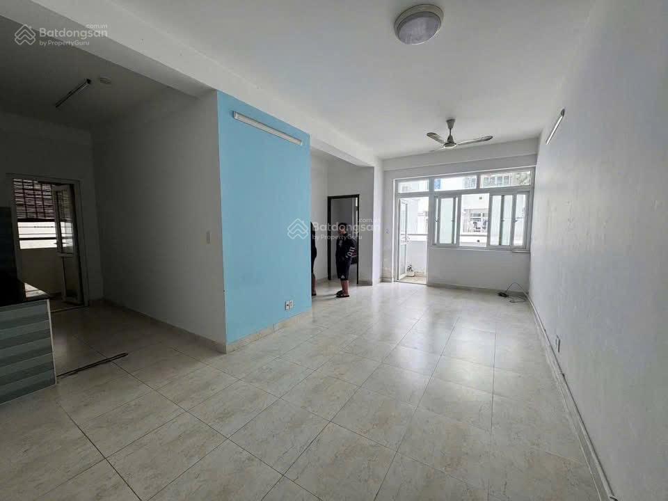 Cho thuê chcc nhất lan 2 tân tạo (toà c, d) có 2 máy lạnh 7tr500, cọc 2  0909 859 *** trâm