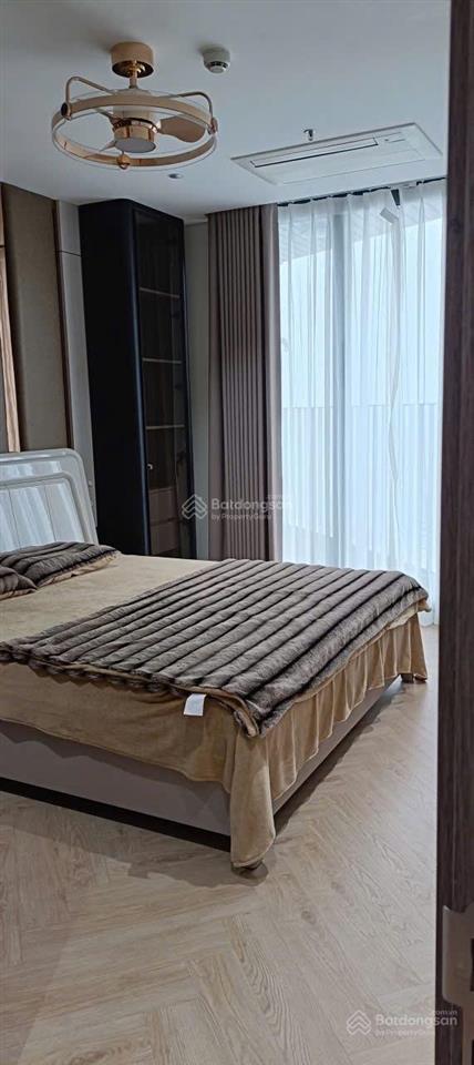 Bán căn hộ ngoại giao đoàn n01t7, tầng cao view hồ, dt 106m2  3pn, full đồ, giá tốt nhất